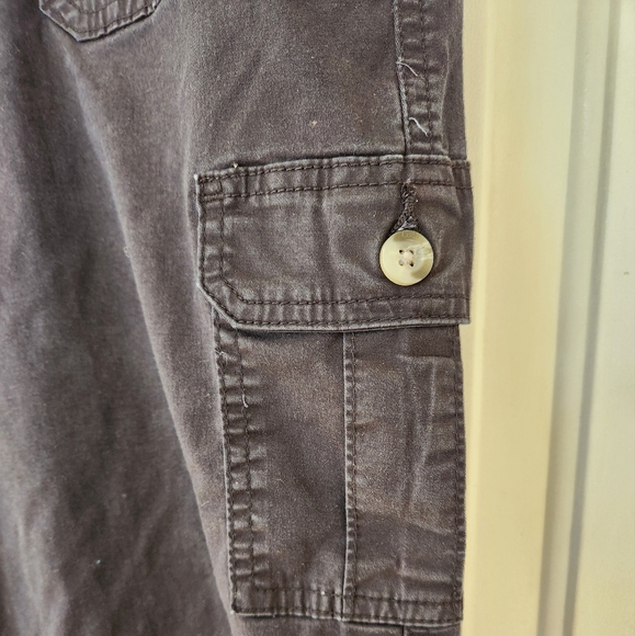 Lee Cargo Capris - Picture 5 of 5